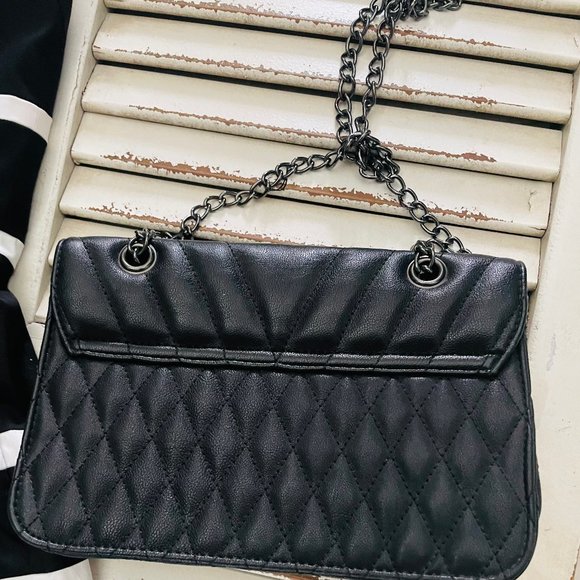 Express black quilted purse adjustable chain strap - Picture 3 of 5